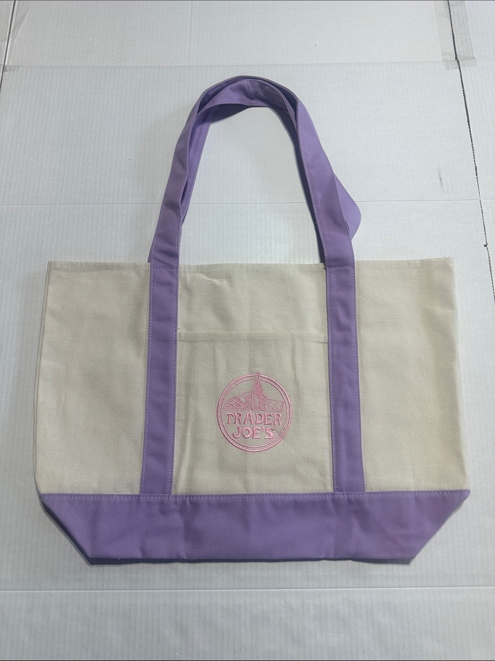 Trader Joe’s Lavender & cream Trim Canvas Tote Bag 2 outside pockets pink name